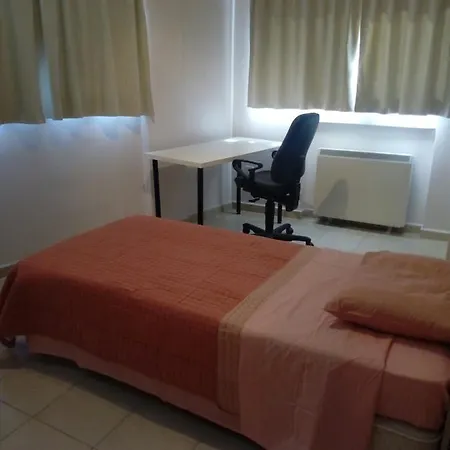 Beautiful 3-bed In Strovolos Апартаменты *
